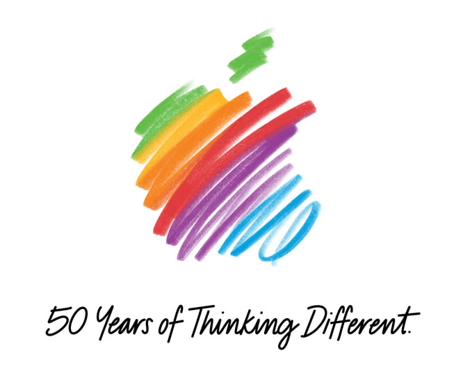 虹色の線で手描きされたAppleのロゴと、50 Years of Thinking Different.の文字。